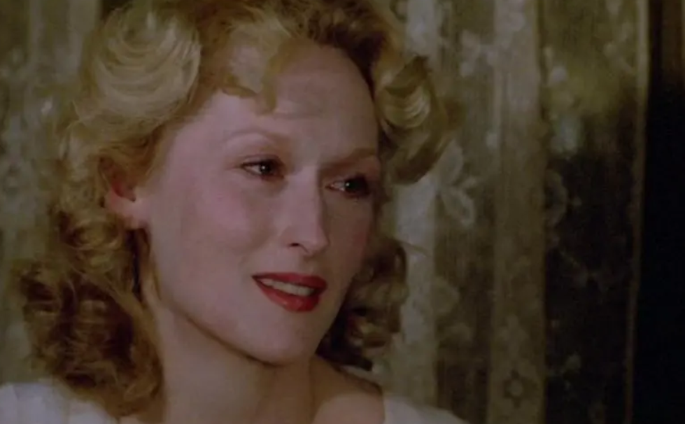 电影《苏菲的抉择》如何展示伦理决策与个体自由的哲学分析