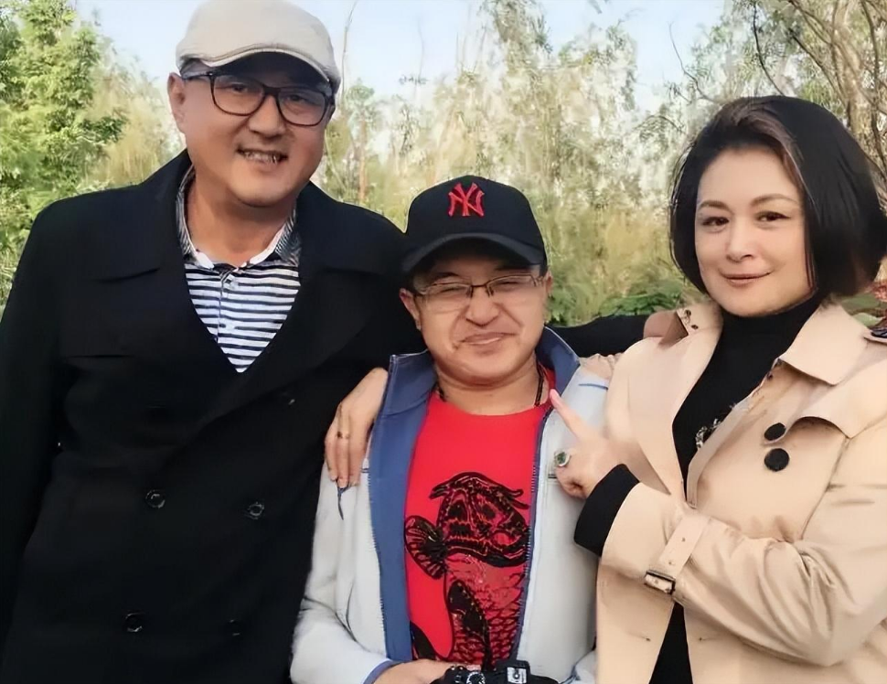 首先是在她离世三个月后,由她和刘流,宋晓峰,马苏等人主演的《王庆典