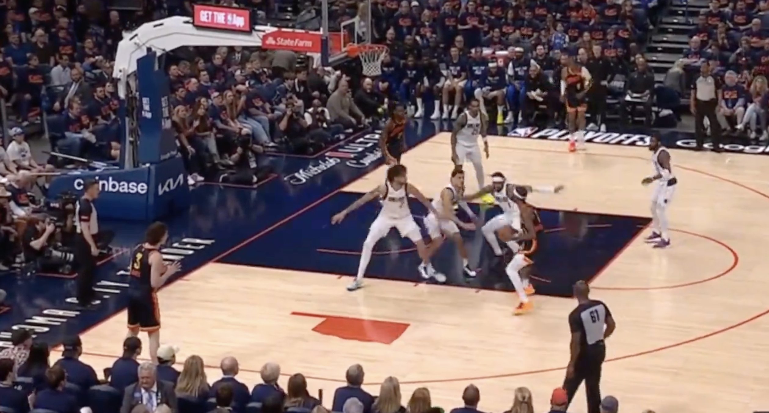 一样的味道!雷霆吉迪受到威少罗伯森的待遇:放空你!