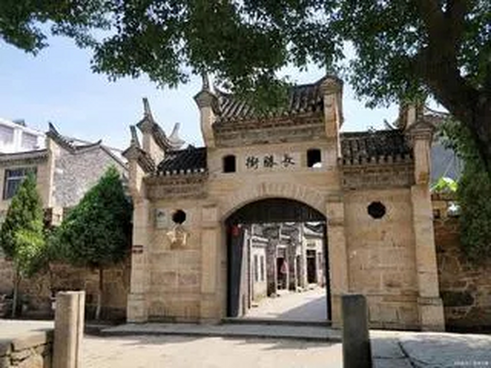 中国五个将军县: 一,江西吉安县:梁兴初中将等 二,湖南平江县:张震