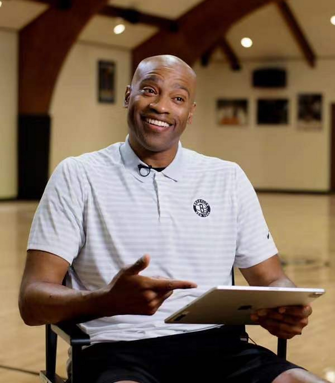 就在不久前,nba球队布鲁克林篮网队宣布,球队已经决定退役"半人半神"