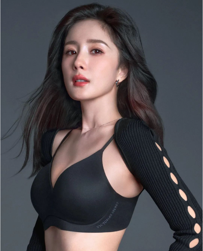 杨幂性感代言!这款内衣让你s型曲线立显