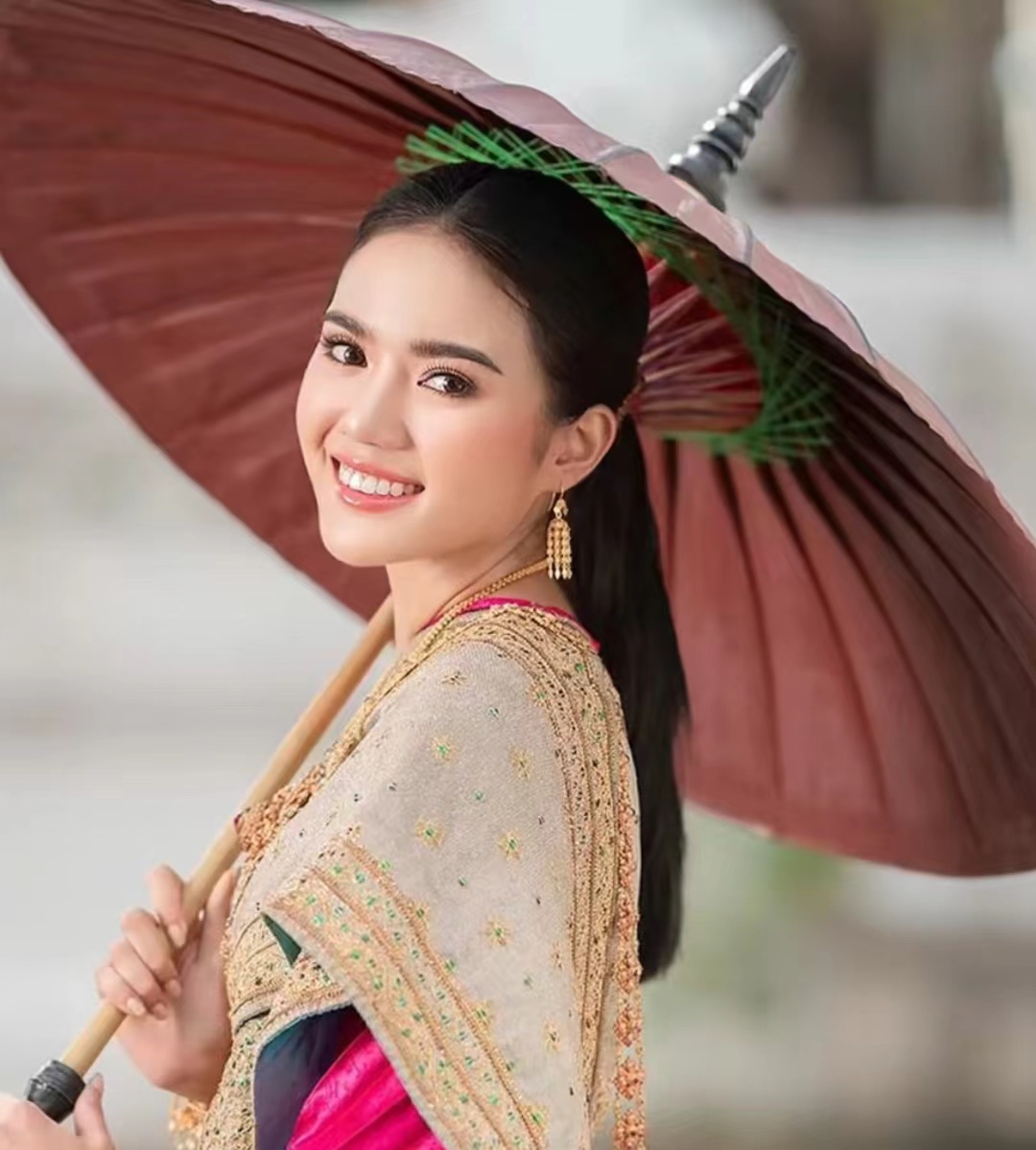 泰国有很多美女,但纯正的泰.@抵不过流年染指的动态