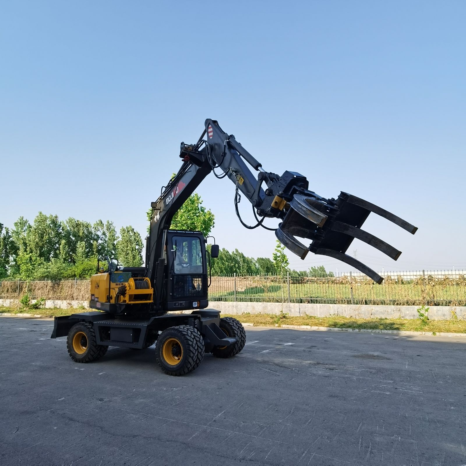 供应新源轮式挖掘机 皮轮挖机 旋转装载机 胶轮设备 二手轮挖