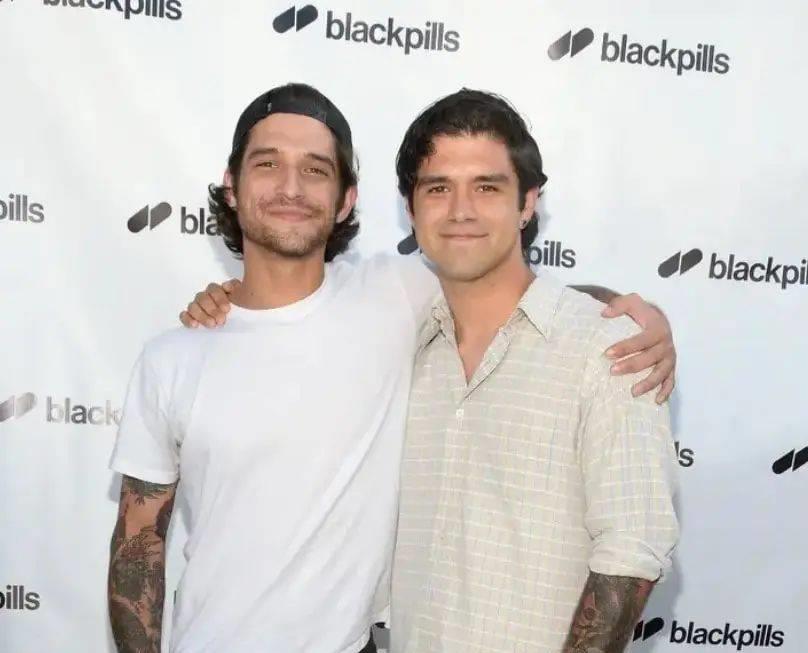 tylerposey还有个弟弟,颜值都很高!