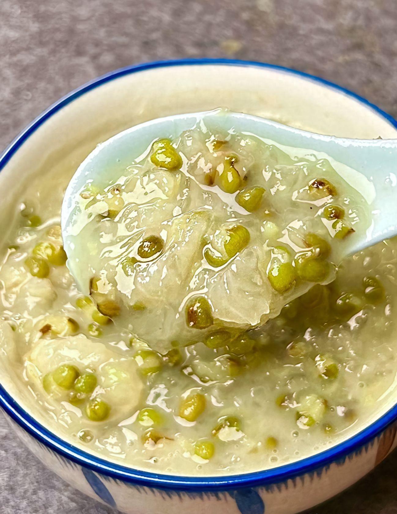 夏天来了,要学会这碗绿豆银耳粥,还有清热解毒,利尿消肿的作用