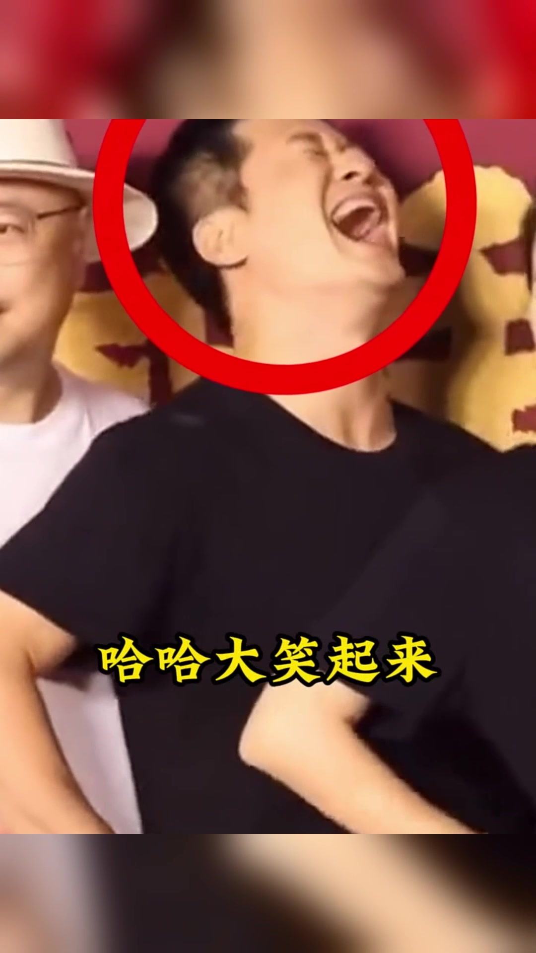 吴京学章子怡摆姿势,不料画风不对,把自己和章子怡都给整笑了