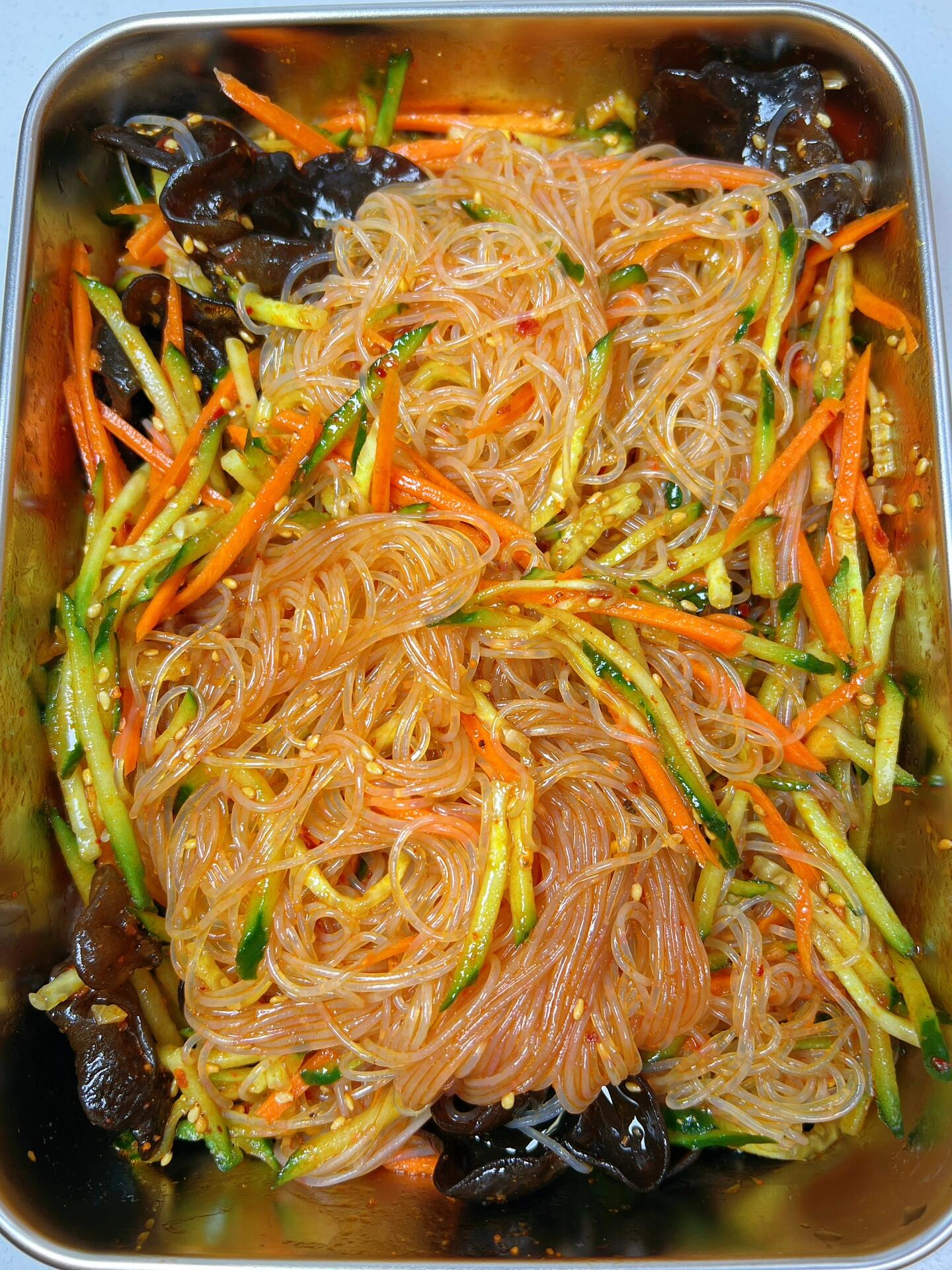 粉丝夏天食堂简单又好吃胡萝卜丝黄瓜丝粉丝凉拌菜凉拌粉丝真实图片