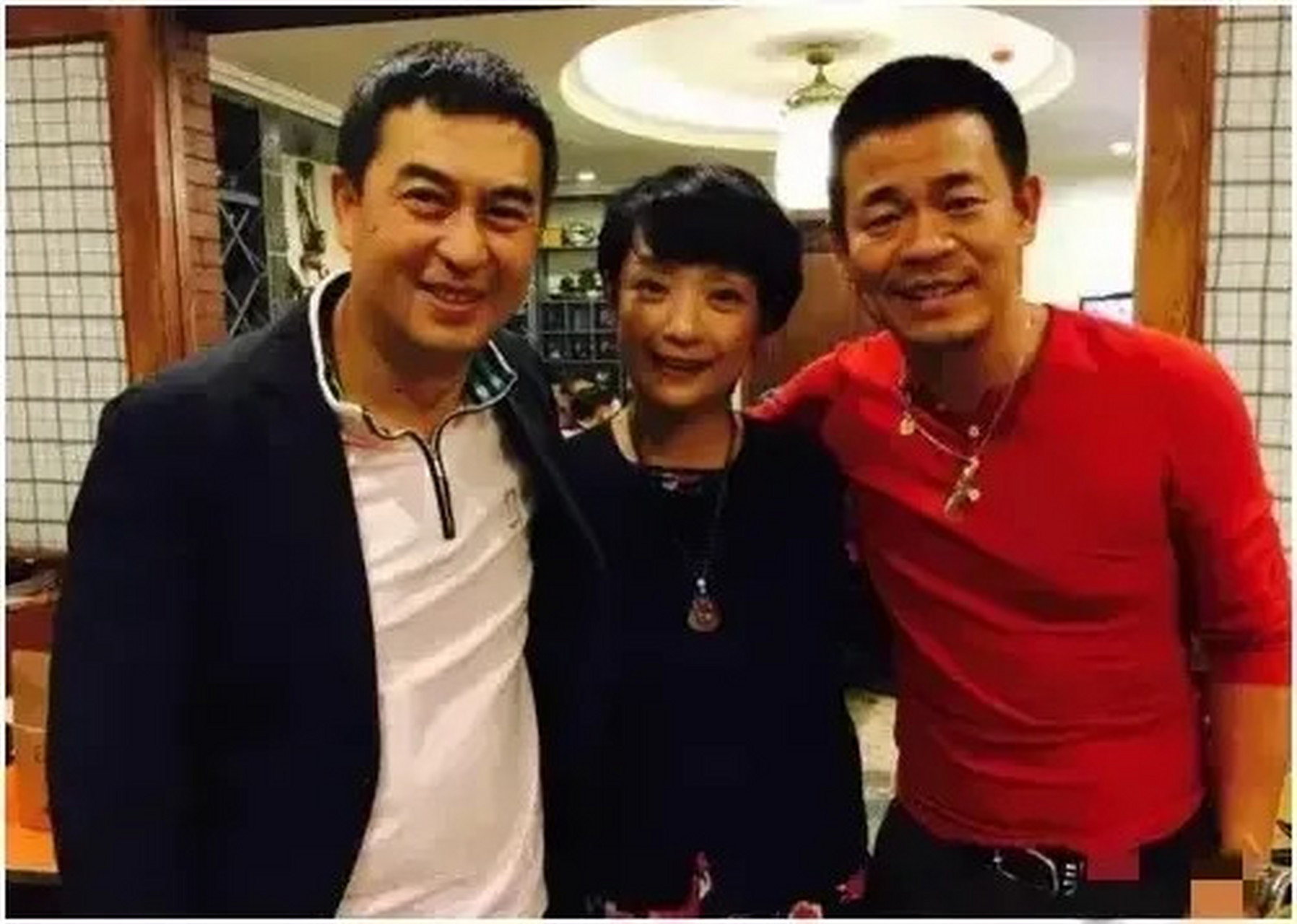 张嘉译上大学时,和同学花200元淘了2台旧洗衣机,10元包月,仅一周就赚