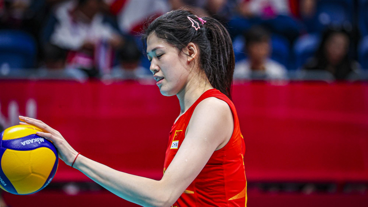 43扣20中轰下20分!女排李盈莹成球队救世主,新世界第一主攻?