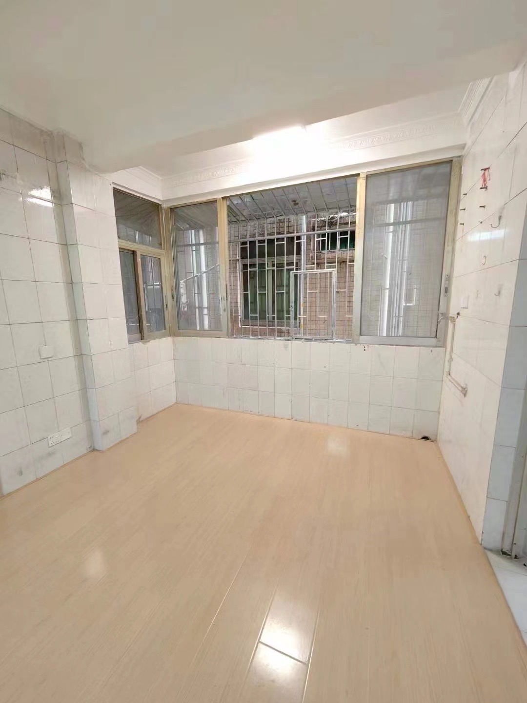 福田下梅林河背村65平两房