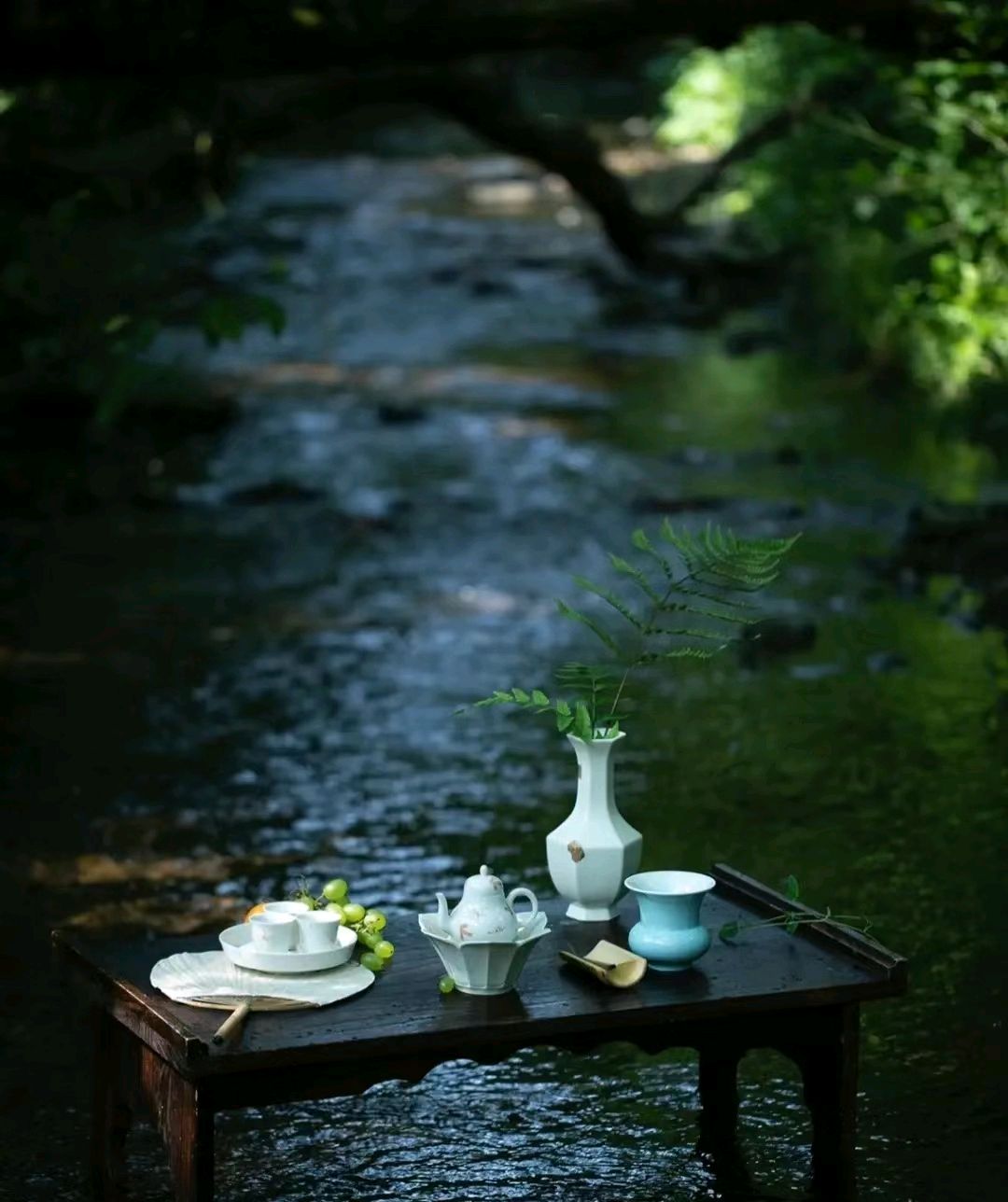 闲坐庭前,一壶清茶,心境澄明