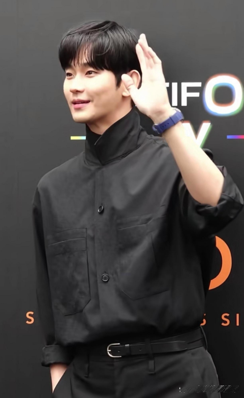 金秀贤又酷又帅