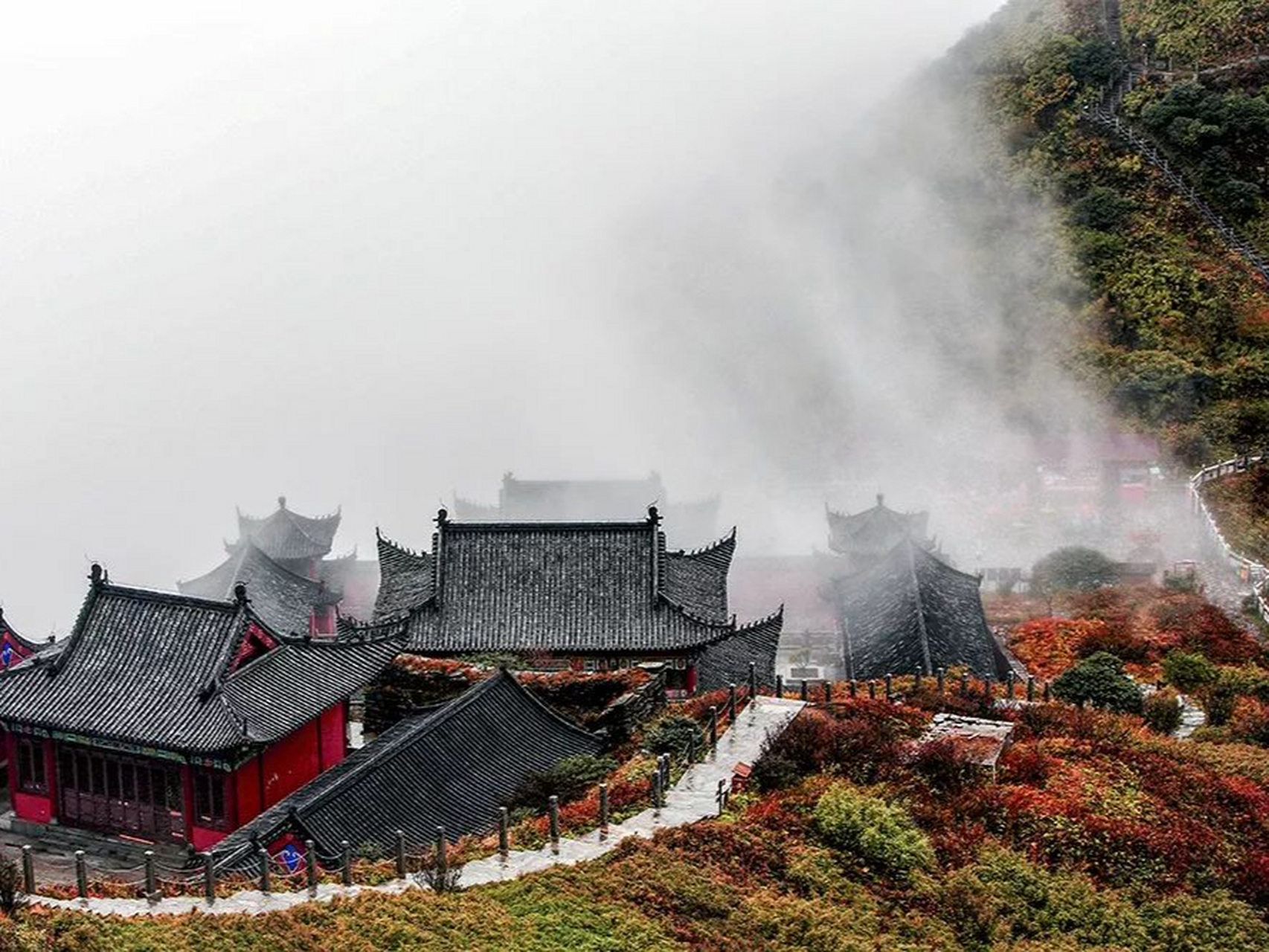 周末去哪儿玩#贵州梵净山:是中国的佛教道场和自然保护区,也是世界