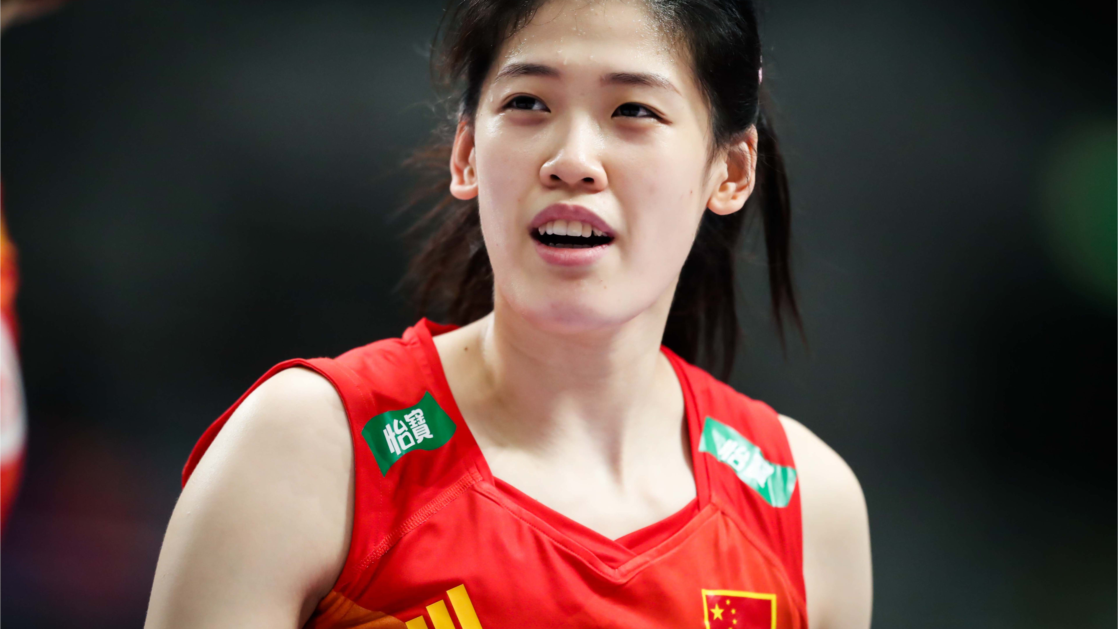 43扣20中轰下20分!女排李盈莹成球队救世主,新世界第一主攻?