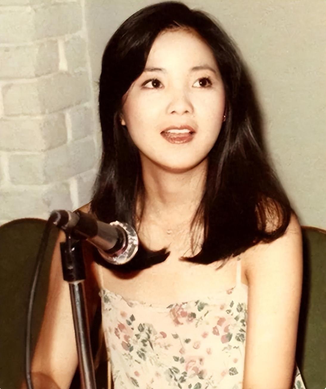 95年邓丽君突然病逝,母亲赵素桂却平静地说了句:丽君走得是时候