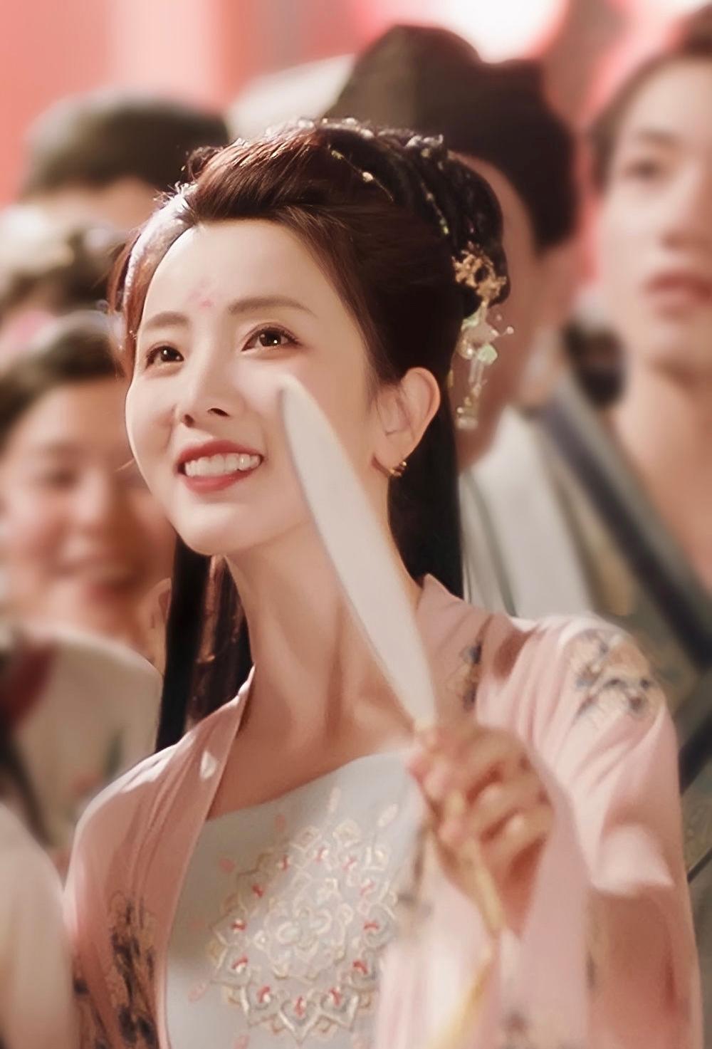 倪萍说的没错!离开央视7个月之后,李思思的现状令人深思