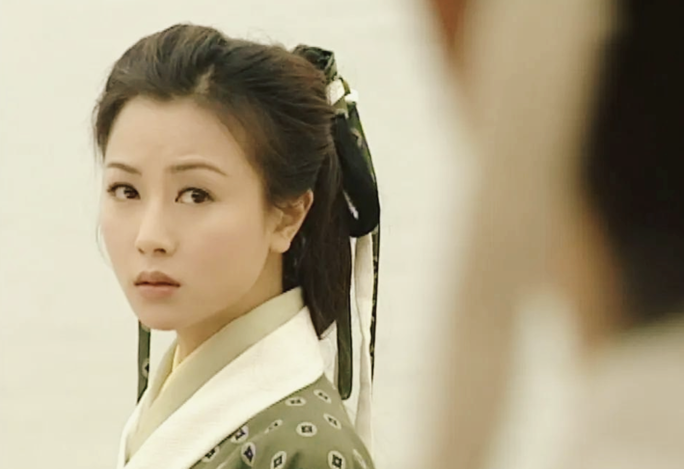 于是,黎姿凭借这个角色成为了"最美赵敏",火遍了两岸三地.