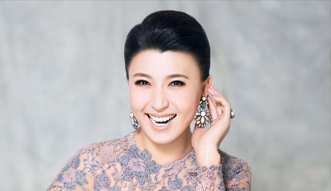回顾闫学晶与林越离婚12年,她嫁神秘富商生女,他三婚娶小娇妻