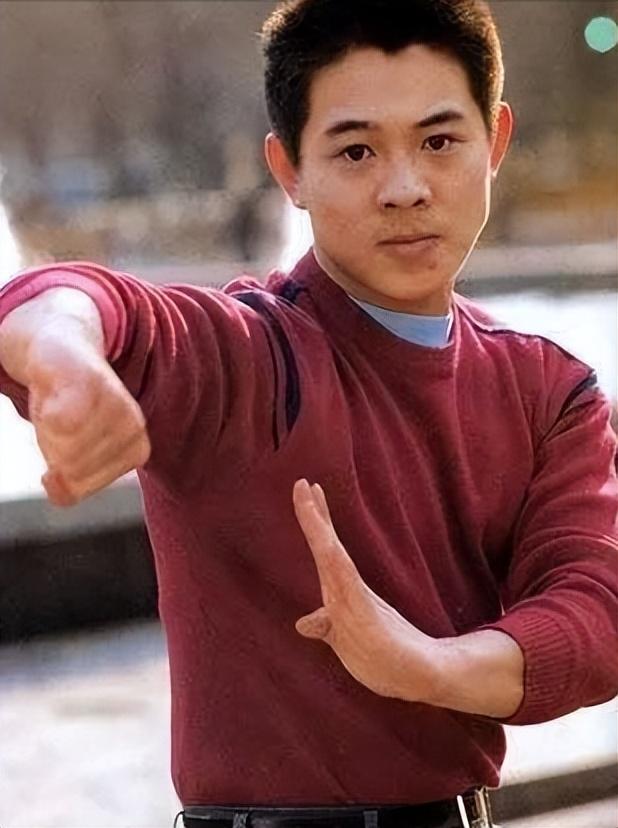 回顾李连杰的女儿李思:在父母离婚的阴影里长大,35岁仍未婚