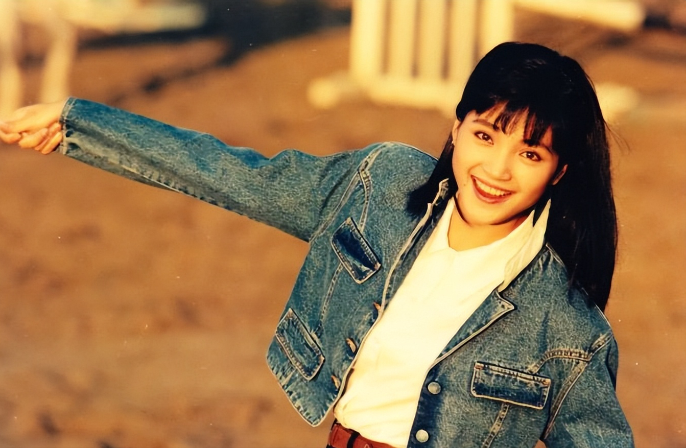 回顾方季惟:56岁仍"冰清玉洁",一生未谈过恋爱,不寂寞也不遗憾