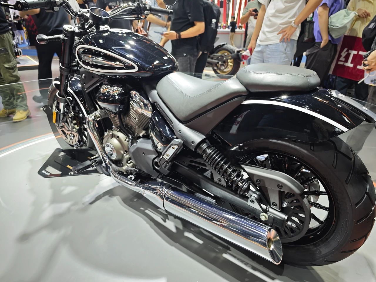 全新奔达·燎700 pro发布,除了行业首创双腔气囊减震还有惊喜!