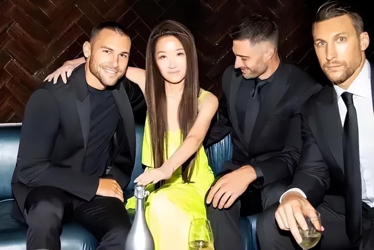 回顾时尚魔女王薇薇:63岁离婚,与27岁小鲜肉热恋,她活成了女王