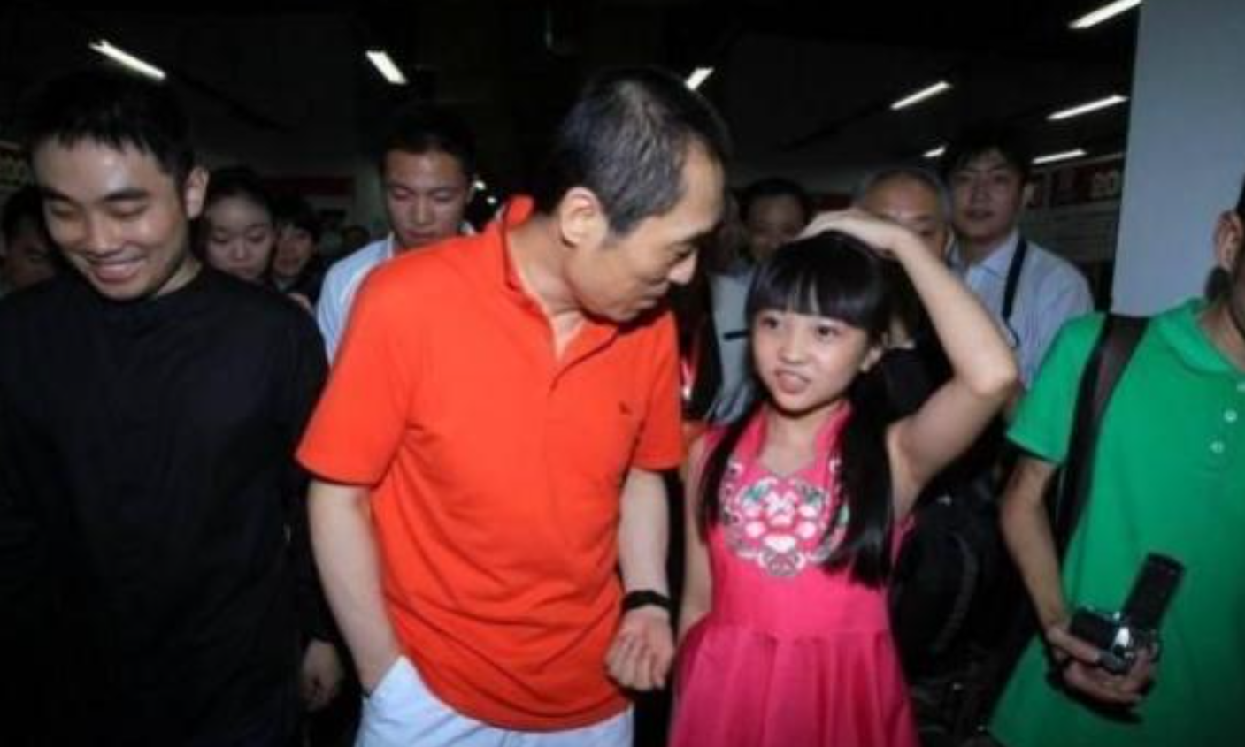 2008年在奥运会上假唱,被母亲当成摇钱树的林妙可,如今怎么样了