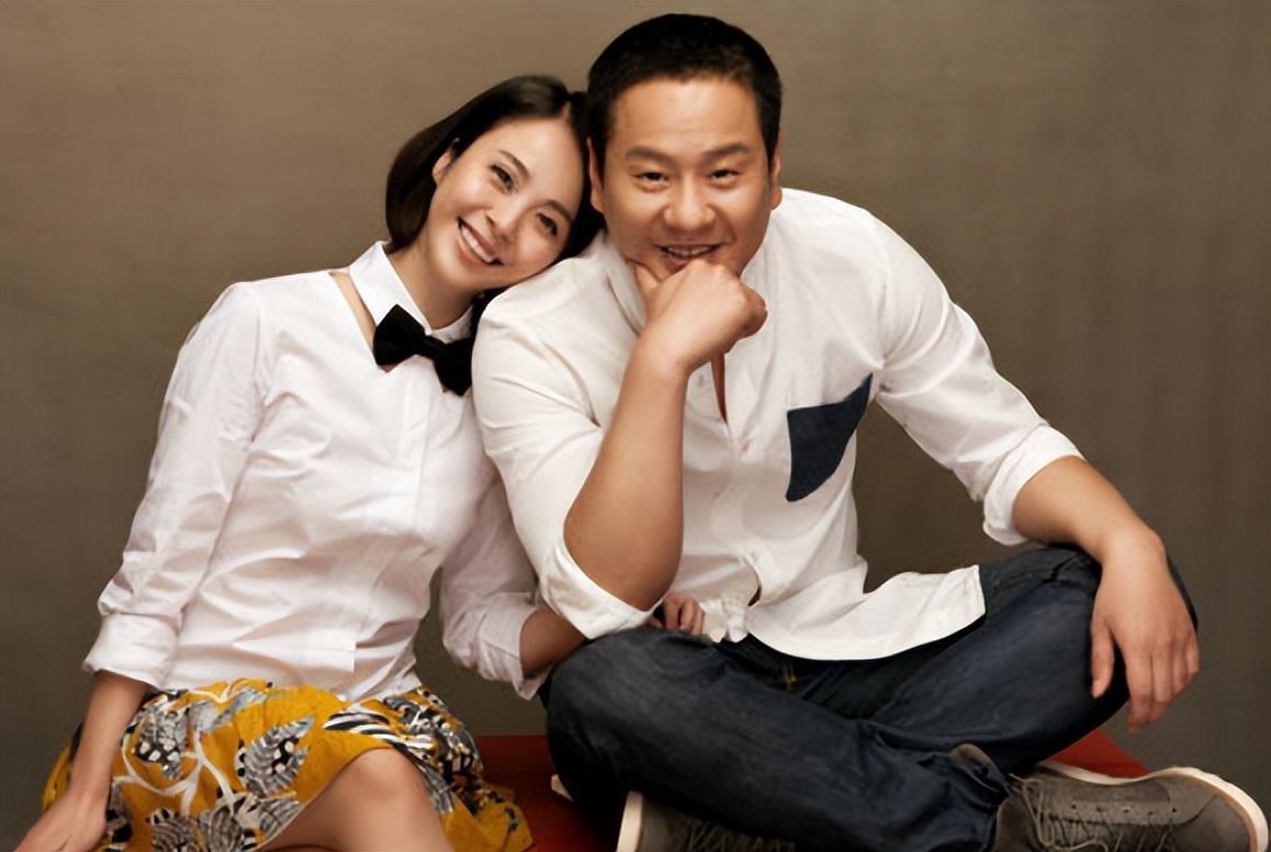 回顾连奕名:成名后抛妻弃子,净身出户娶杨若兮,前妻红了他糊了