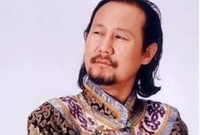 回顾腾格尔:喝酒喝到家财散尽,妻离女逝,如今的他过得怎么样?