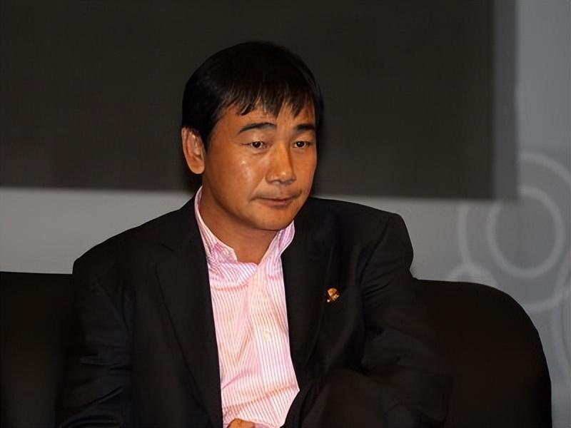 回顾苗圃:嫁大19岁富商陈义红,婚后生一男一女,如今幸福美满