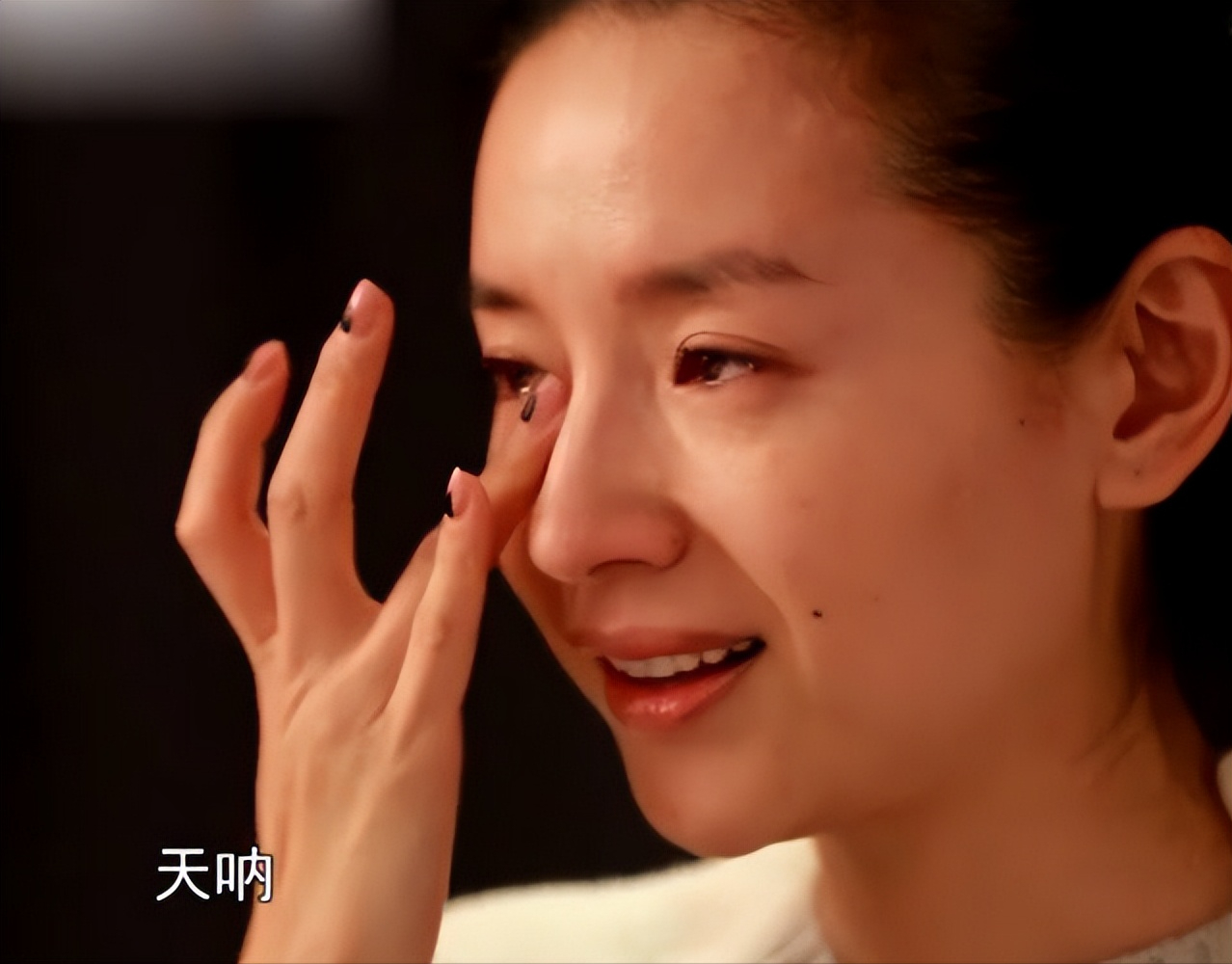 回顾当48岁周迅与43岁董洁同框,才知道骨相美和皮相美的区别