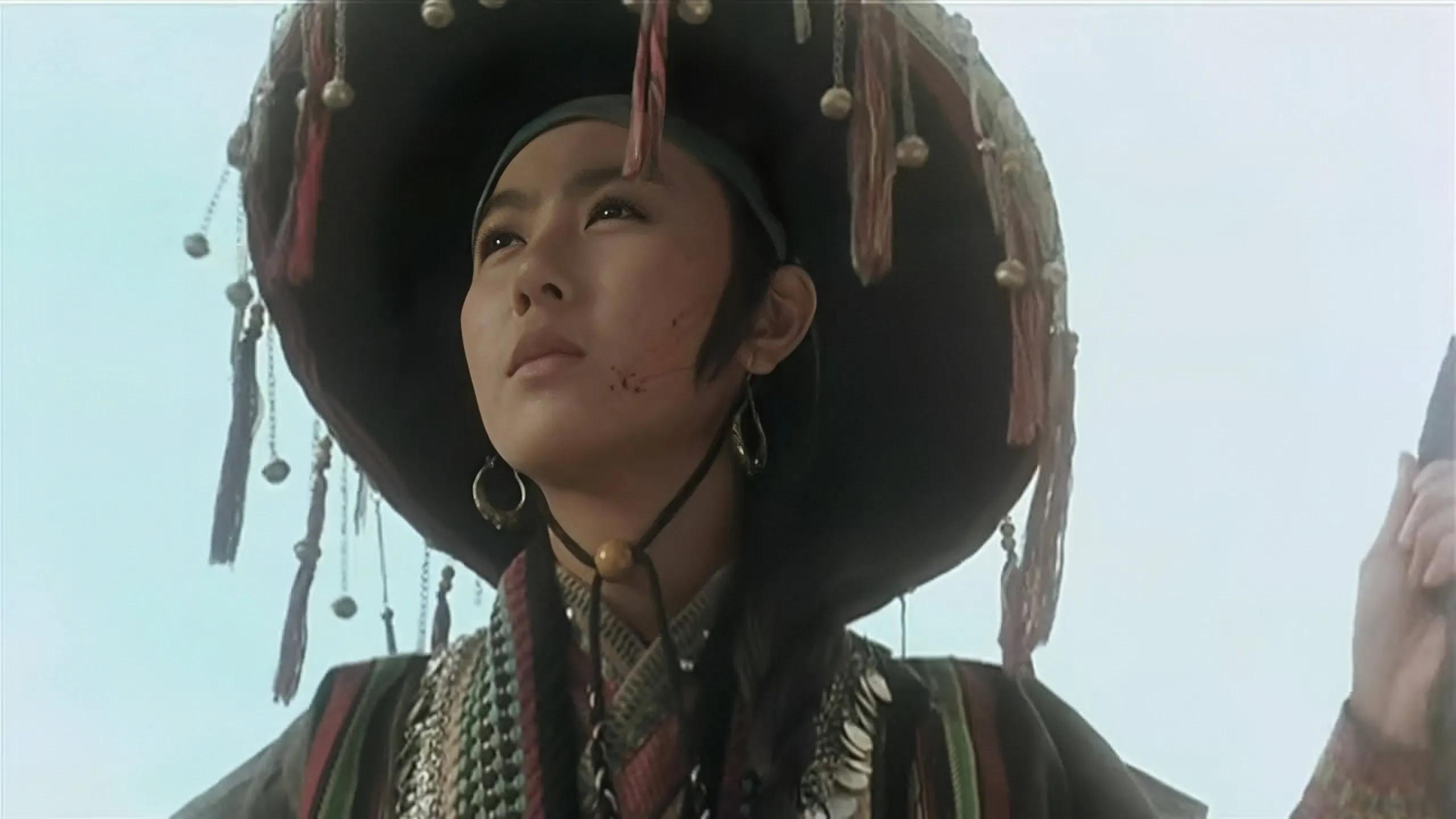 之后,她又搭档叶童等人,出演了《笑傲江湖》中的"蓝凤凰"一角,被人称