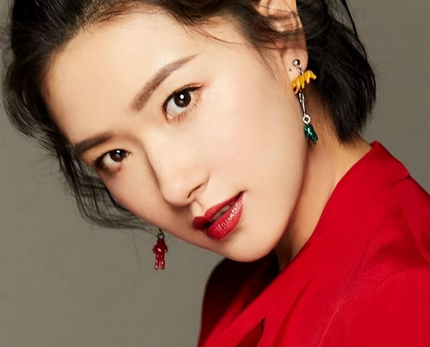 回顾不婚族万茜:从不炒作,嫁普通丈夫,40岁高龄为小丈夫生孩子