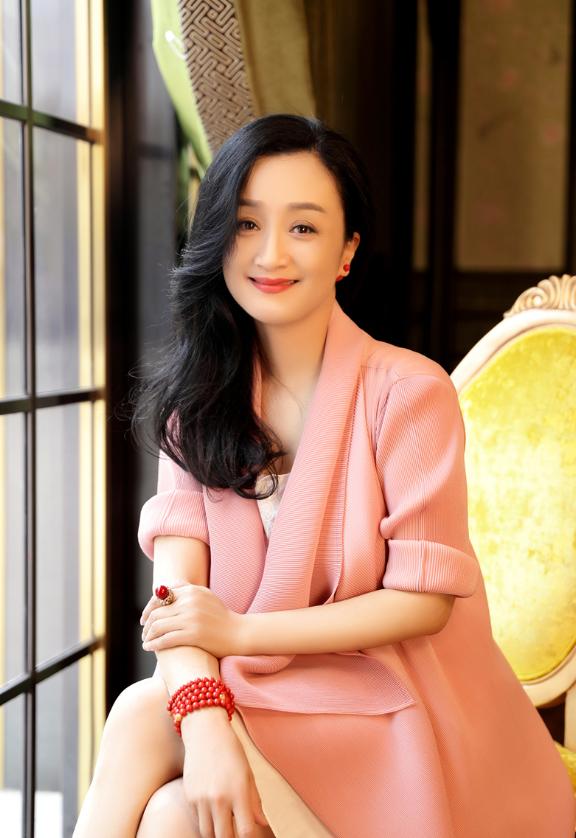 "上海妈妈"杨昆:低调嫁圈外丈夫恩爱多年,爱上海也爱家乡昆明