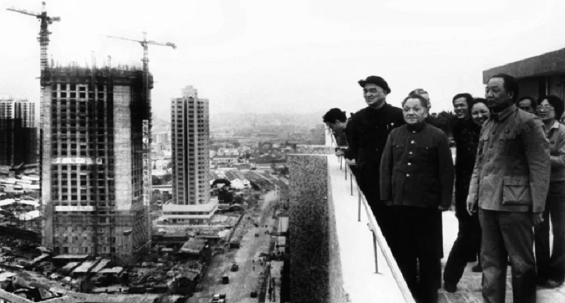 党中央决定在国内率先成立一批经济特区,广东深圳成为其中一员