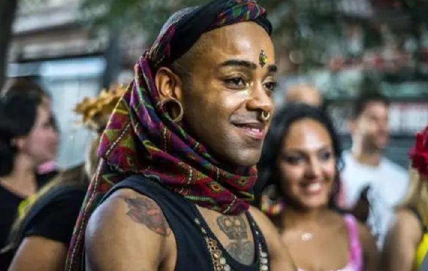 回顾甘肃算命村,600多人都以算命为生,神秘天书让记者哑口无言