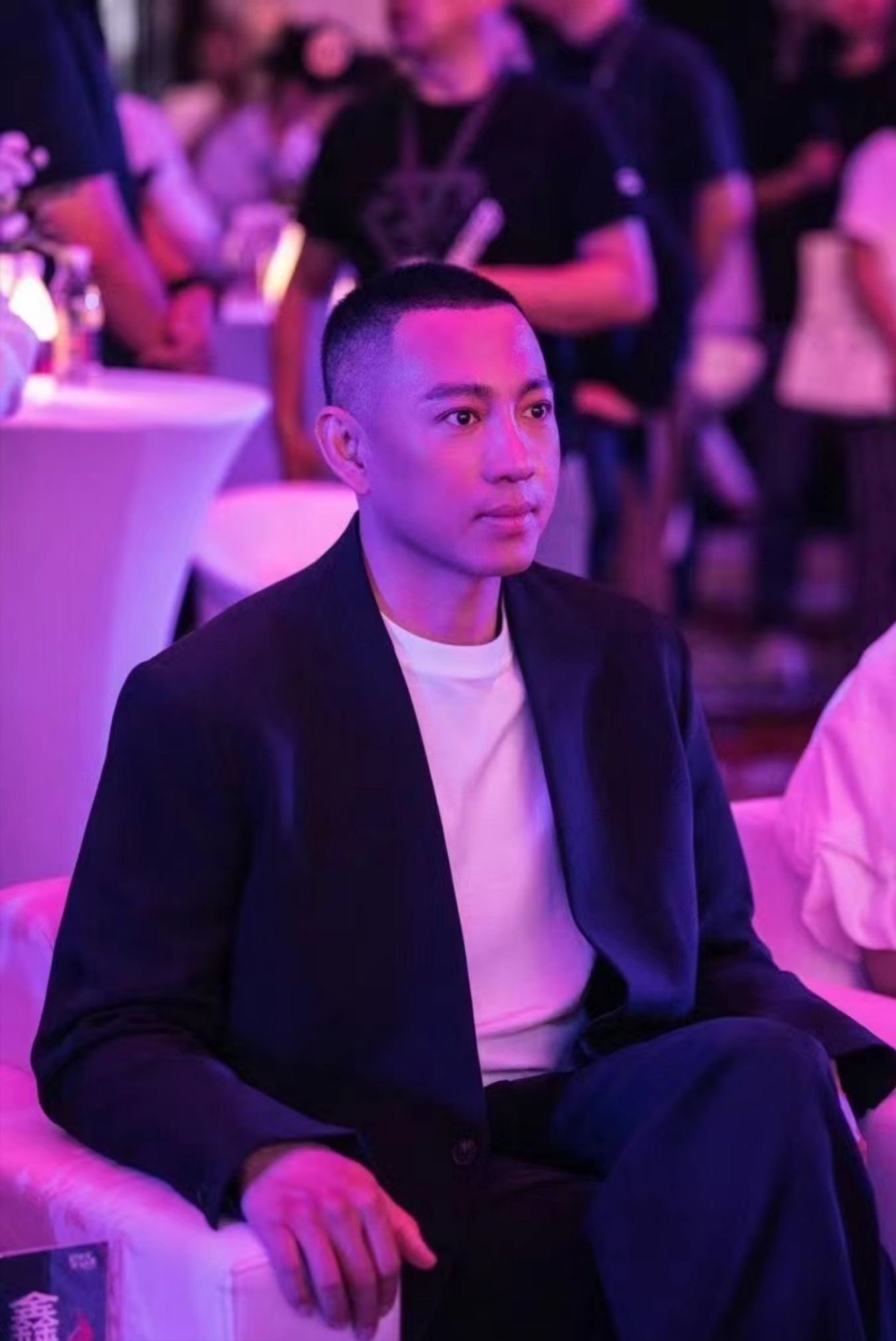 回顾著名演员谷智鑫:34岁被马踩成废人,孕妻8年一把屎一把尿伺候