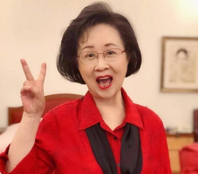 回顾琼瑶:二婚小三上位,花葬丈夫,隐居5亿豪宅,她比戏精彩