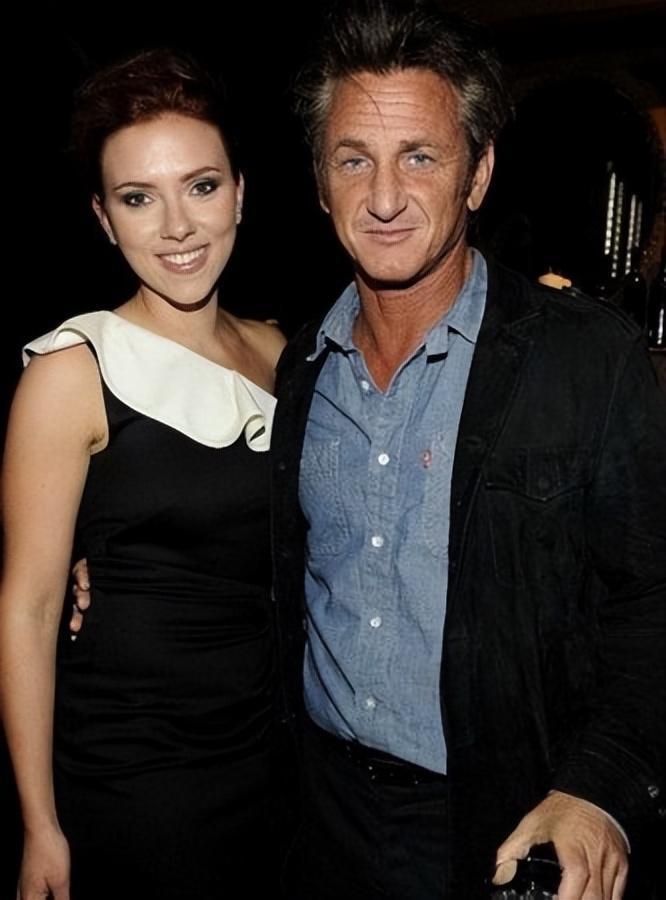 斯嘉丽:凭借"寡姐"出名,三段婚两段离,曾放话不满一夫一妻制