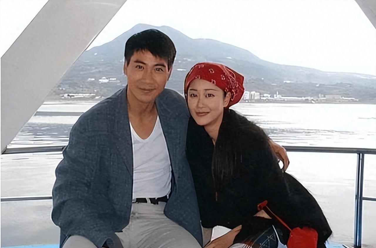 红极一时,却遭闺蜜插足婚姻,43岁惨死,留下7字遗言,死因成谜