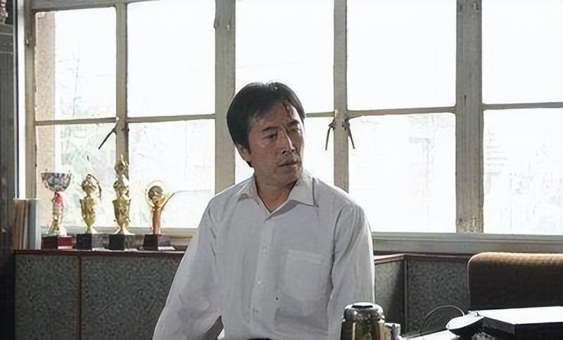 2000年,郑晓宁在拍摄《鹰击长空》时,遇到了科班出身的林海海.