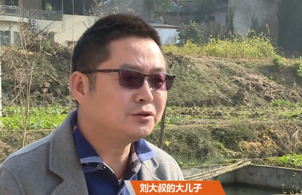 刘同双也十分的上进,为了让妻儿过上好日子,他只身一人到外地打工