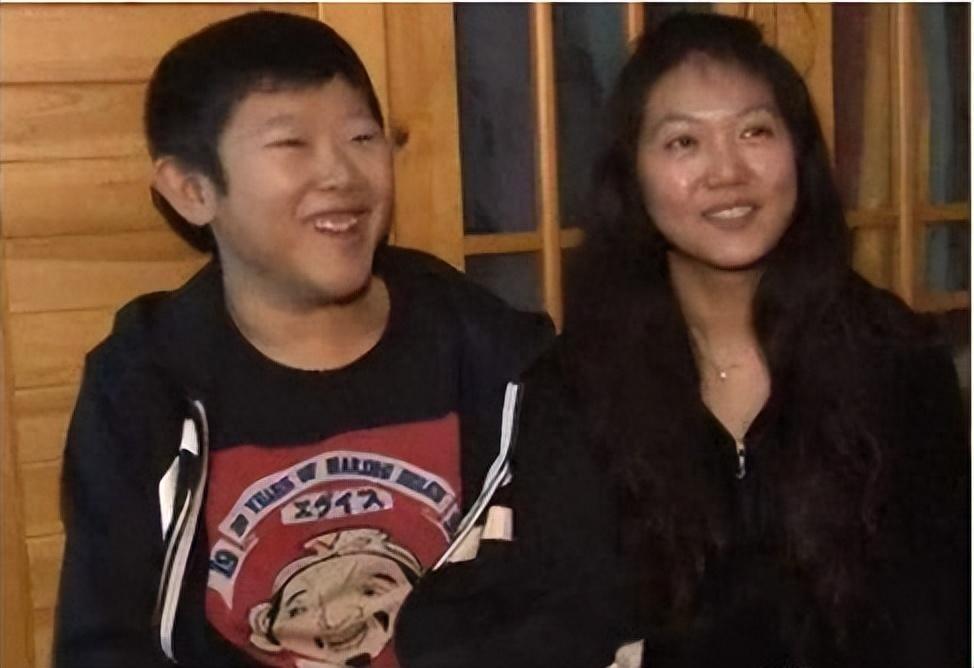 回顾侯祥:9岁停止发育,18年只能演小孩,和妻子同框被嘲像母子