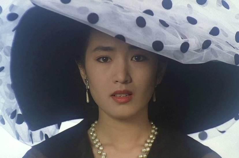 回顾巩俐:嫁70多岁法国老头,甘愿成为他第四任妻子,她追求什么