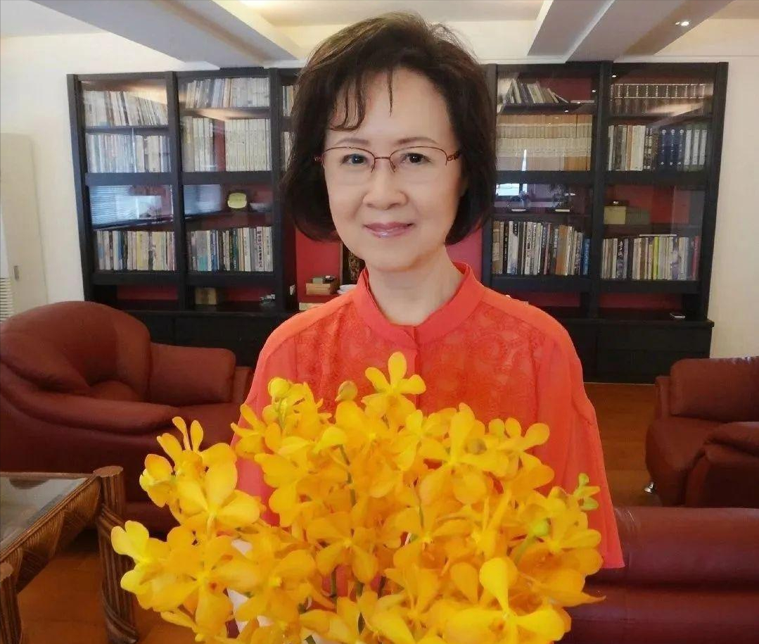 回顾琼瑶:二婚小三上位,花葬丈夫,隐居5亿豪宅,她比戏精彩