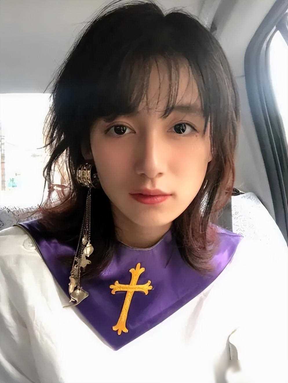 李诞女友黑尾酱晒大尺度性感照,网友:喝多了放飞自我吗?