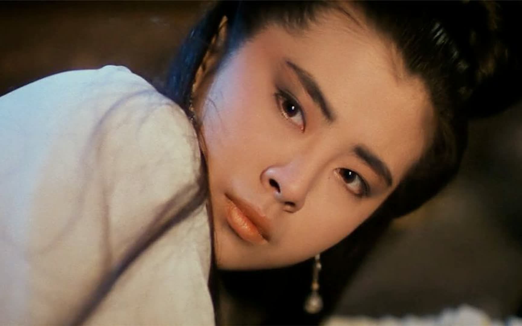 那时的王祖贤还只是刚刚出道的新人.