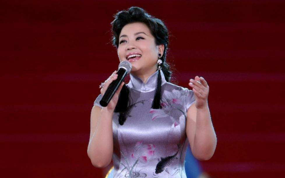 回顾张也:54岁单身无儿无女,却有一位男闺蜜,如今怎么