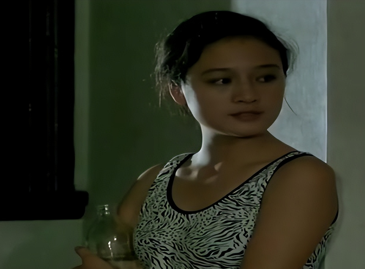 回顾曾经红过巩俐,却因爱错人毁了一生,婚后丈夫拒认亲生儿子